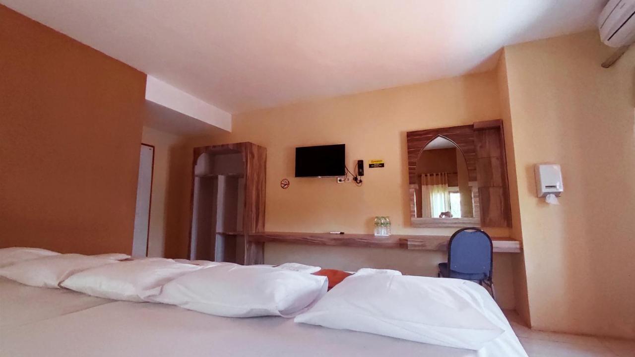 Hotel Syariah Larismanis Semarang Bagian luar foto