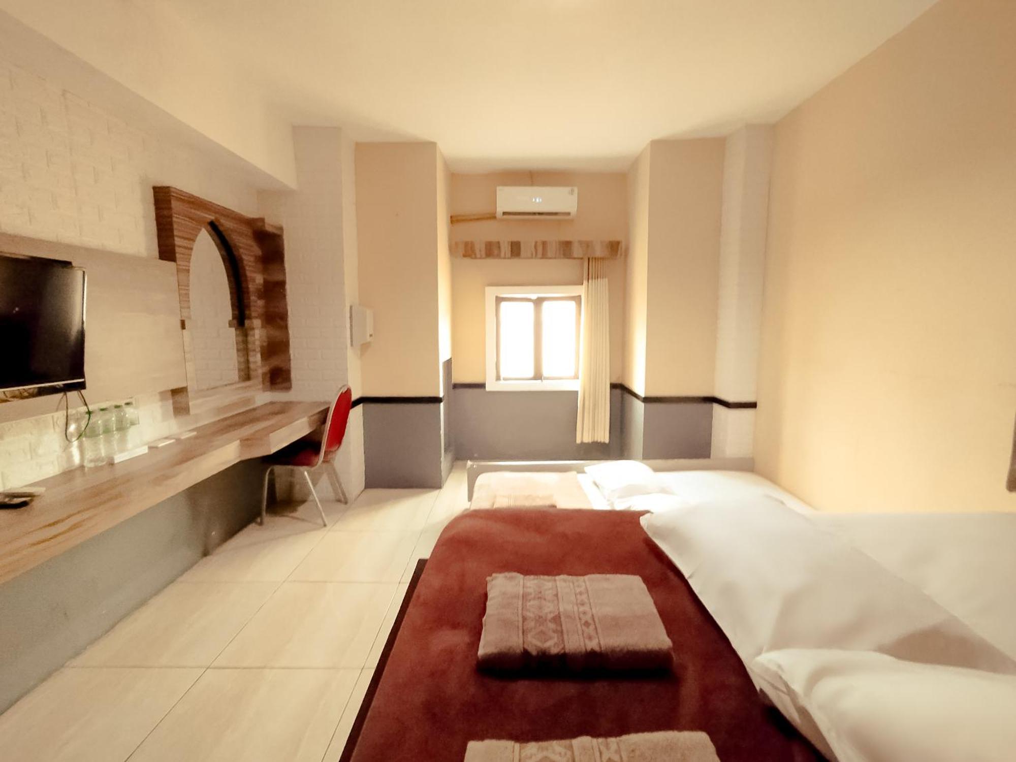 Hotel Syariah Larismanis Semarang Bagian luar foto